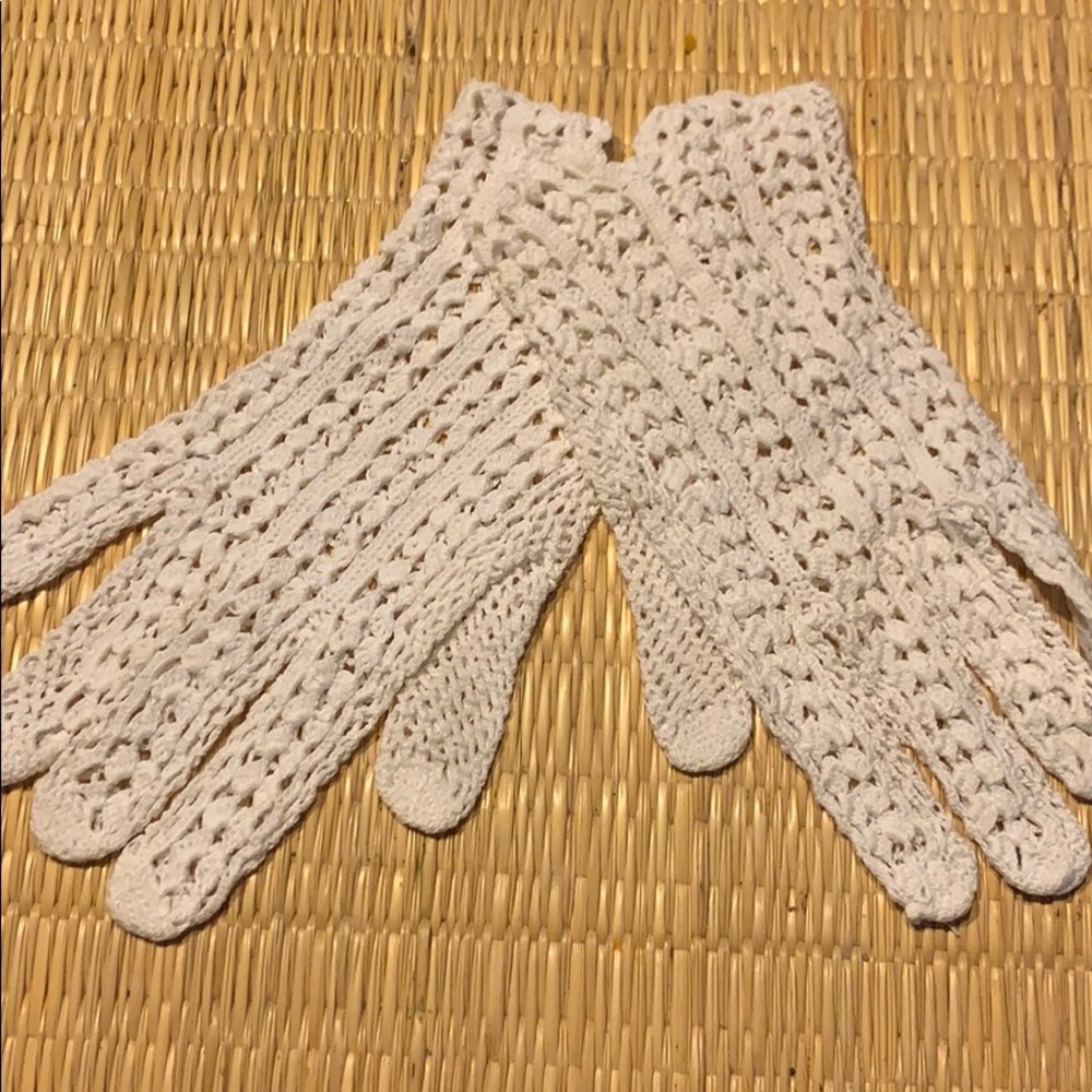 Vintage Ivory‎ Crotchet Gloves